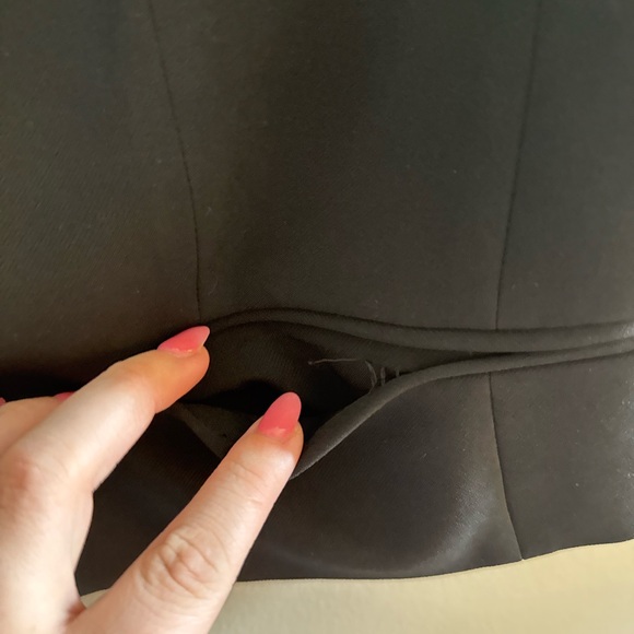 Ann Taylor • NWT The Cropped Vest Fluid Crepe in Black Size 6 Chic Quiet Luxury - Picture 6 of 14